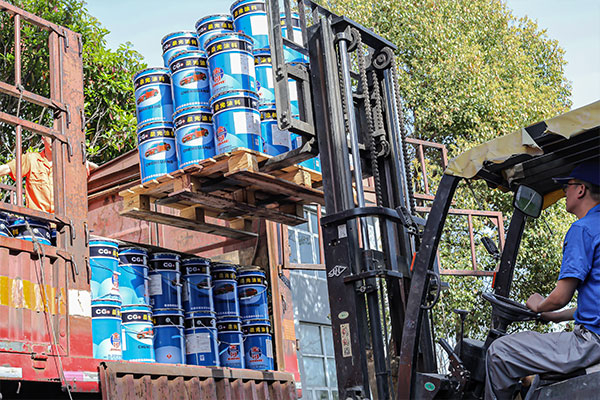 Loading and unloading area