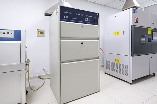 Q-SUN Xe-3 xenon test chamber